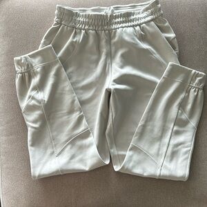 Lululemon joggers size 6